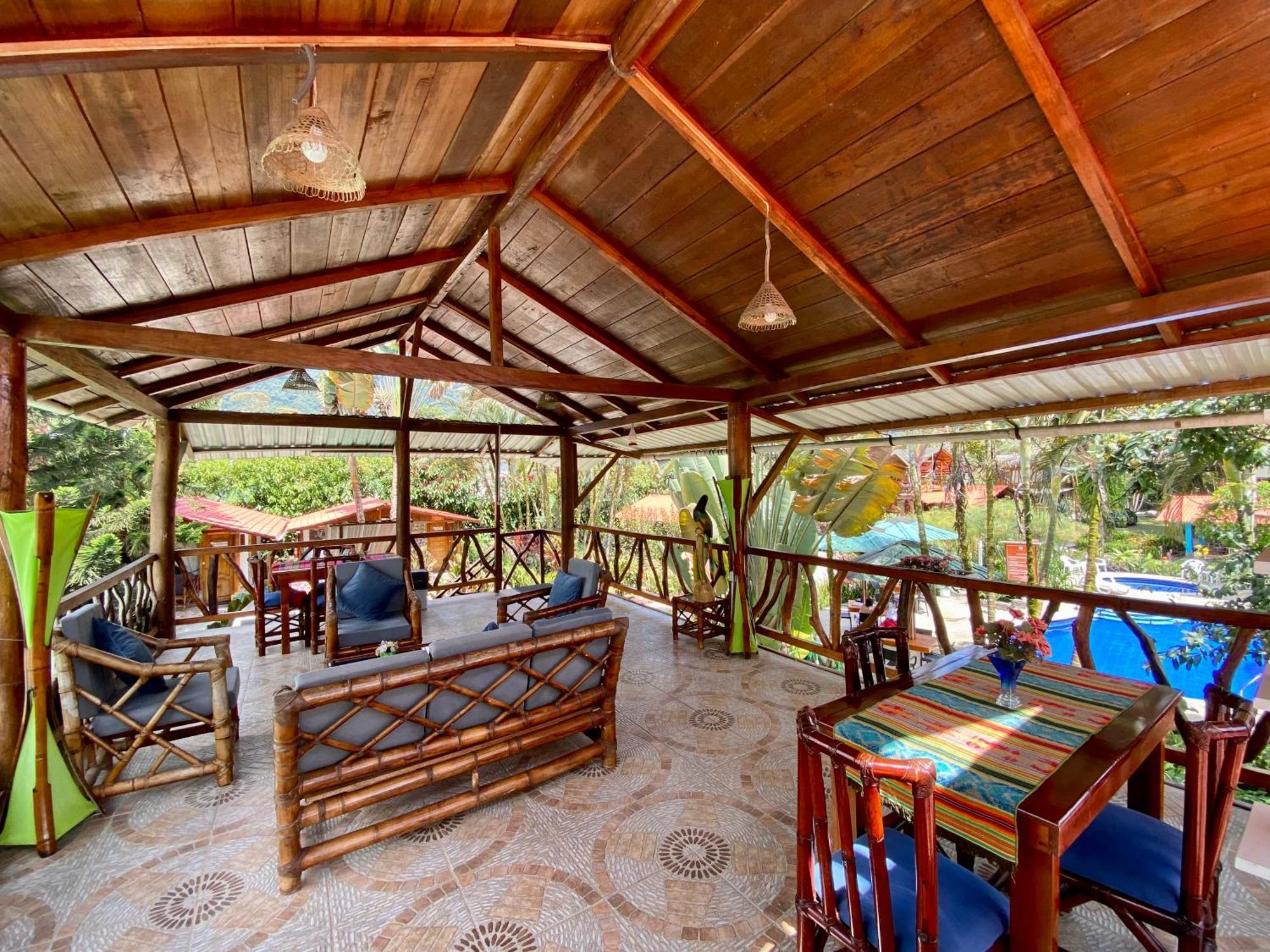 Hosteria Arasari Mindo Buitenkant foto